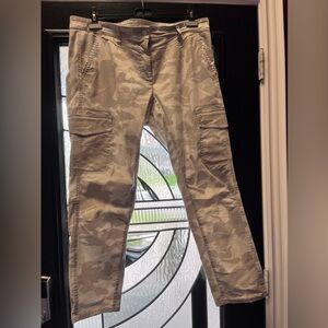 Cambio LOTTA cargo pants on natural camoflauge size 46